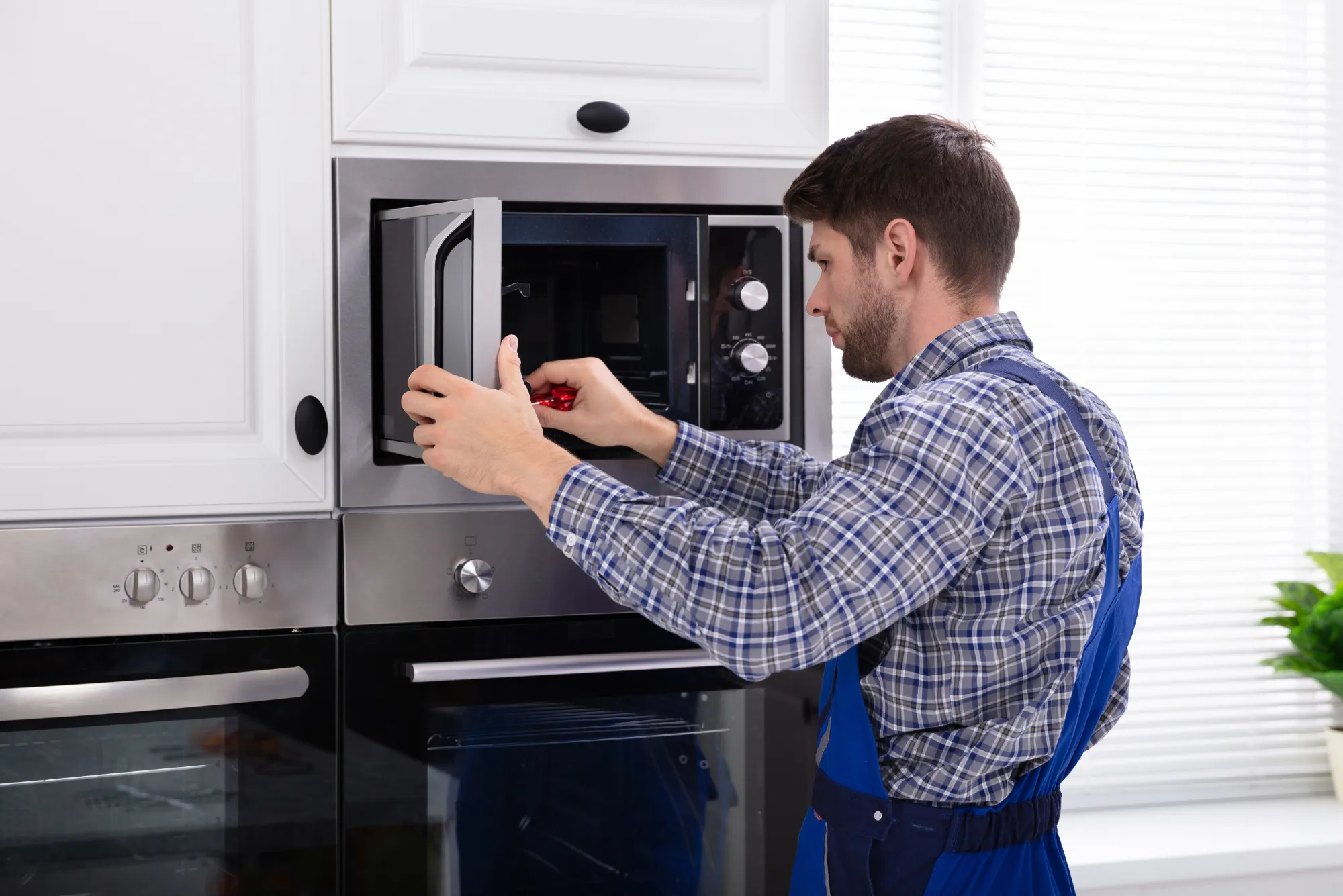 Expert Microwave Repair Services in Dubai