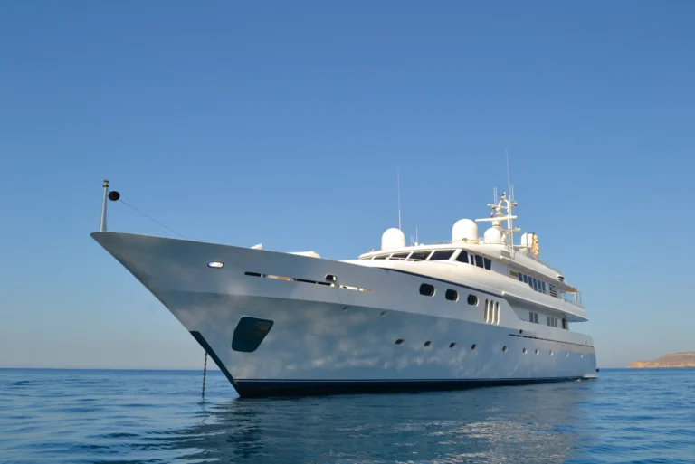 Guide to Yacht Rental Dubai and Beyond