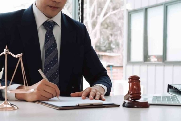 Do Property Lawyers in Dubai Review Sale and Purchase Agreements?