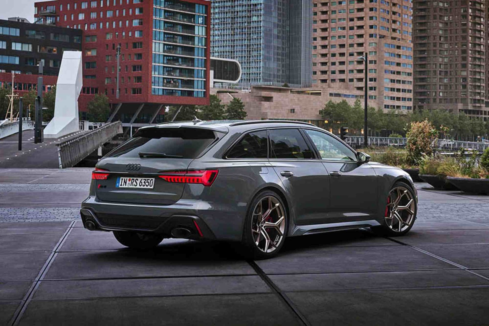 Rent RS6 in Dubai – Audi RS6 Avant Rental Guide